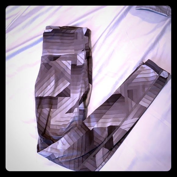 Athleta Pants - Athleta leggings